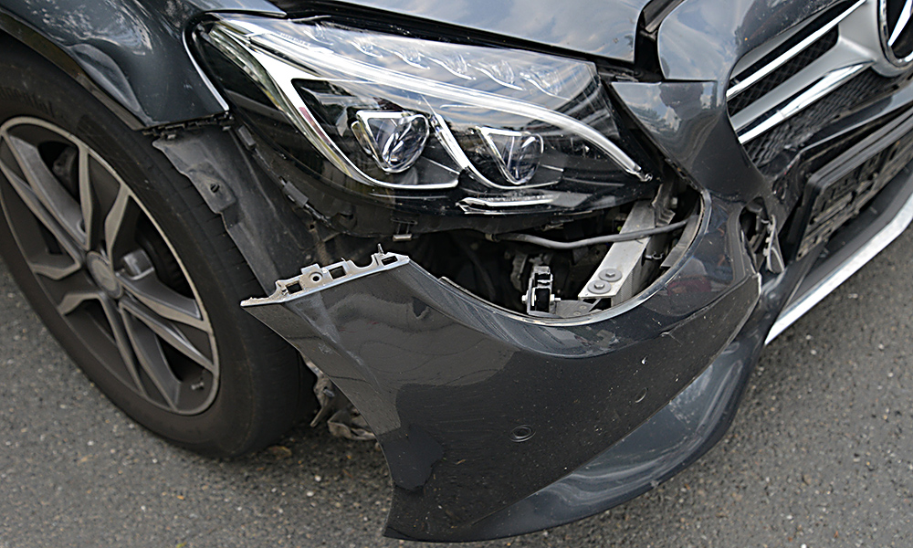 Ampel-Crash in L.A.: Mercedes-Fahrer hatte zu tief ins Glas geschaut
