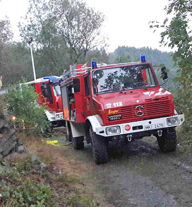 Wieder eine Nachtschicht: Beckumer Wehr muss mit wendigem Unimog Glutnester löschen
