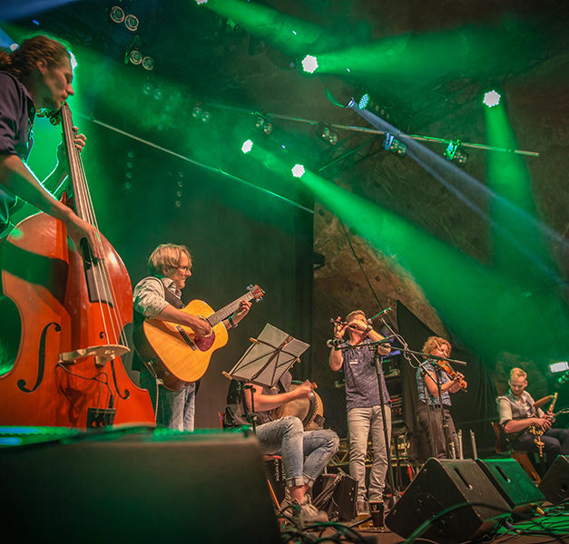 17. Irish-Folk-Festival erwischt guten Start – Heute geht es weiter in der Höhle