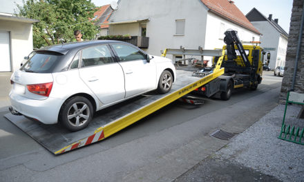 Unfall auf Garbecker Straße mit zwei schwer verletzten Frauen