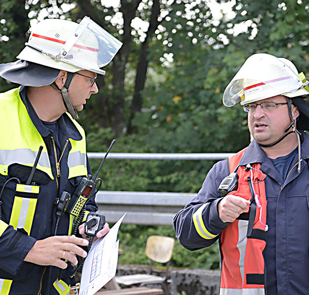 Feuerwehr sorgt für freie und sichere Fahrt im Hönnetal