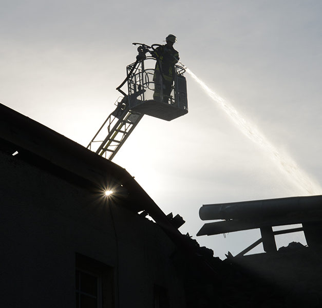Großbrand ist nach 2-tägigem Einsatz für die Balver Feuerwehr jetzt Geschichte
