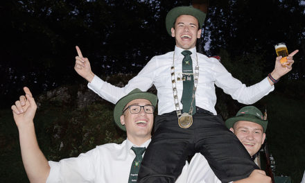 Jungschützen stimmen mit 1. Beckumer Budenzauber auf das Weihnachtsfest ein