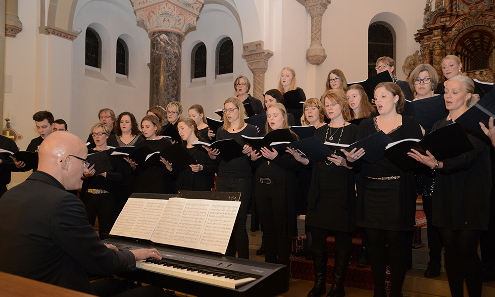 Highlight in St.-Blasius-Kirche – Junger Chor Eslohe stimmt Balver auf Weihnachten ein