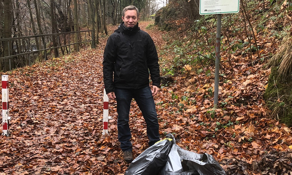 Naturhistorischer Verein entfernt vier Säcke Müll und Unrat aus dem Hönnetal