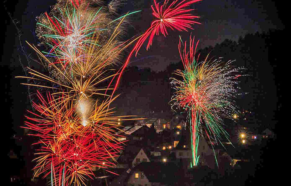 Die HÖNNE-ZEITUNG wünscht Guten Rutsch ins neue Jahr sowie alles Liebe und Gute