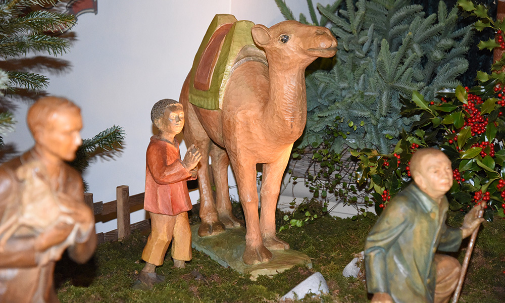 Kamel und Kameltreiber sind in der St.-Blasius-Kirche angekommen