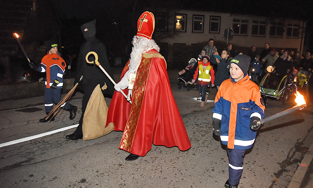 Imposanter Nikolauszug in Beckum – Samstag ist Patronatsfest