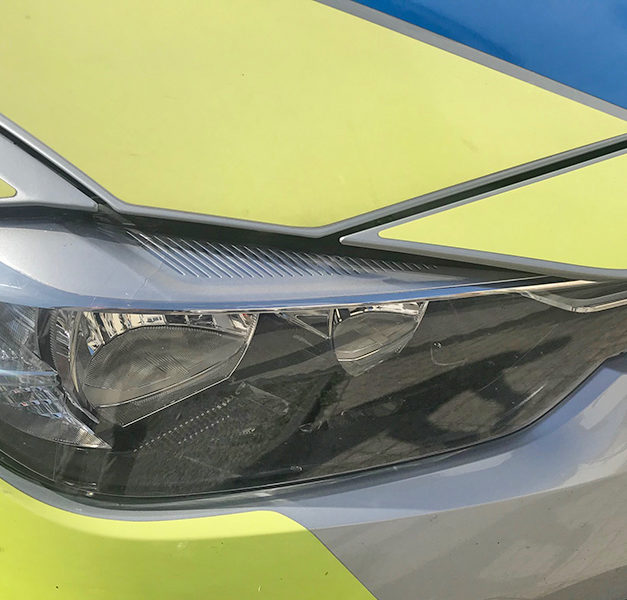 Pkw-Brand: Mutter stürmt mit ihren Kindern rechtzeitig aus dem Auto