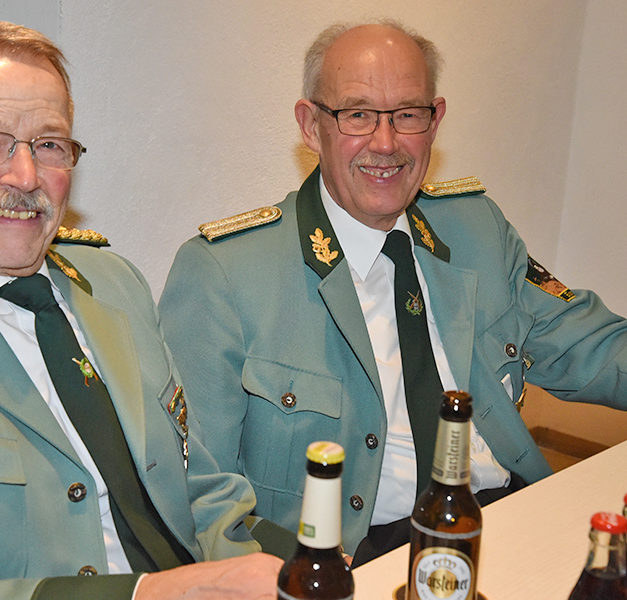 Eisborner Schützen: Ehrenvorstandsmitglied Peters lädt Diebe zum Straßenschmücken ein
