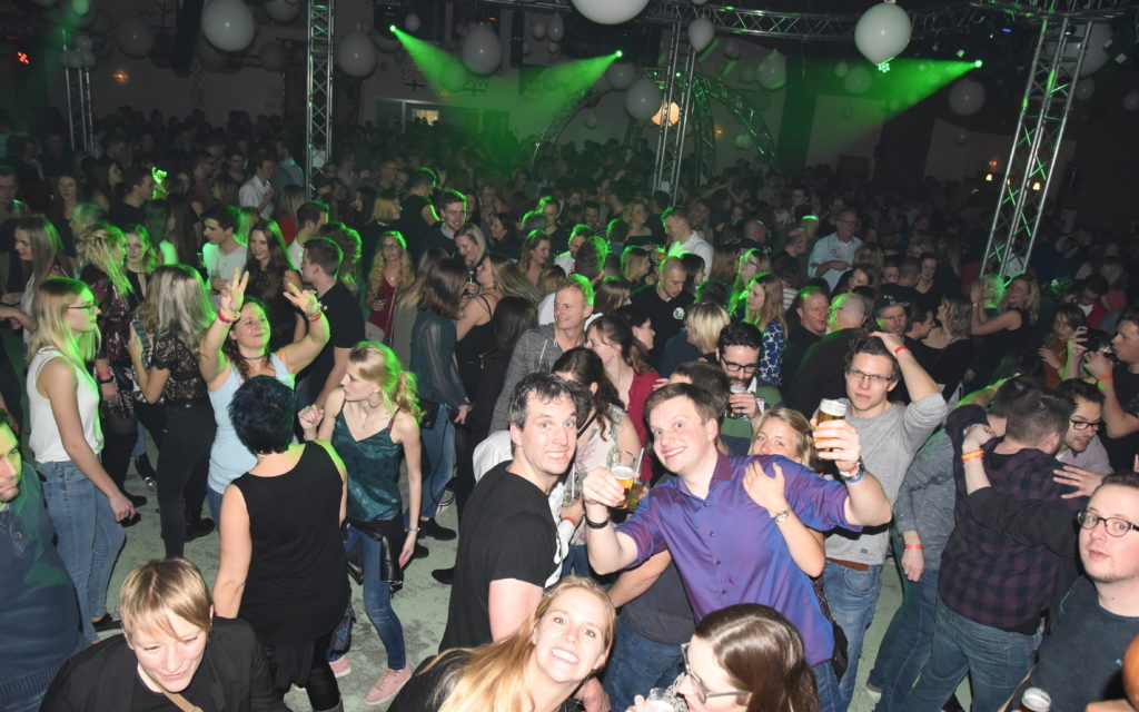Großartige Party: Impressionen von „Küntrop …mein Dorf tanzt“ – Teil 1