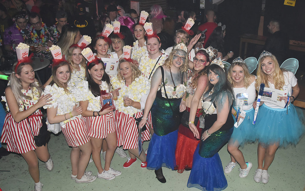 Impressionen von der tollen Weiberfastnachts-Party in Küntrop – Teil 3