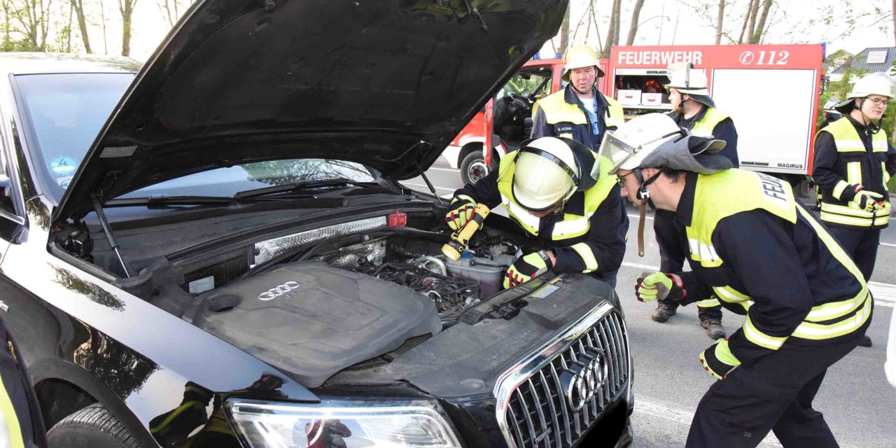 HEUTE ABEND: Qualmender Audi legt Verkehr auf der K 11 komplett lahm