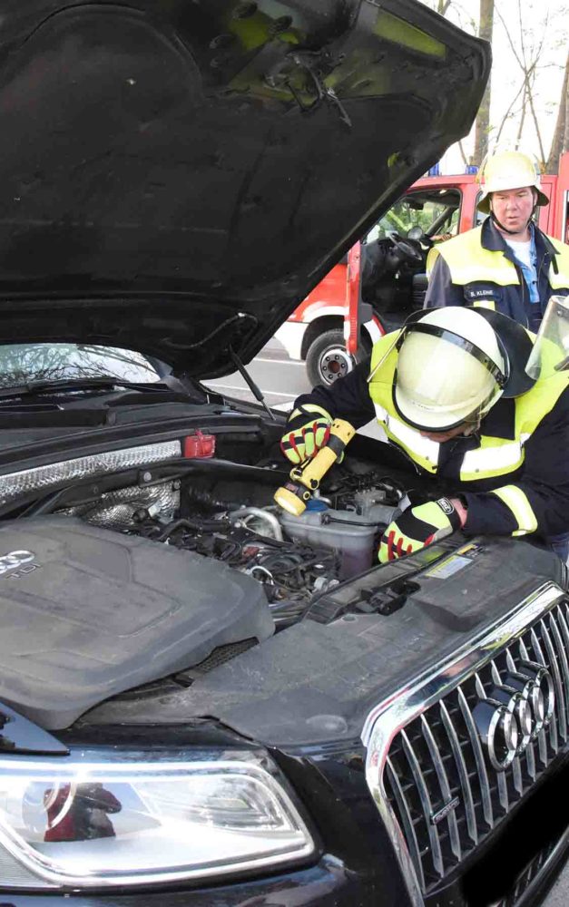 HEUTE ABEND: Qualmender Audi legt Verkehr auf der K 11 komplett lahm