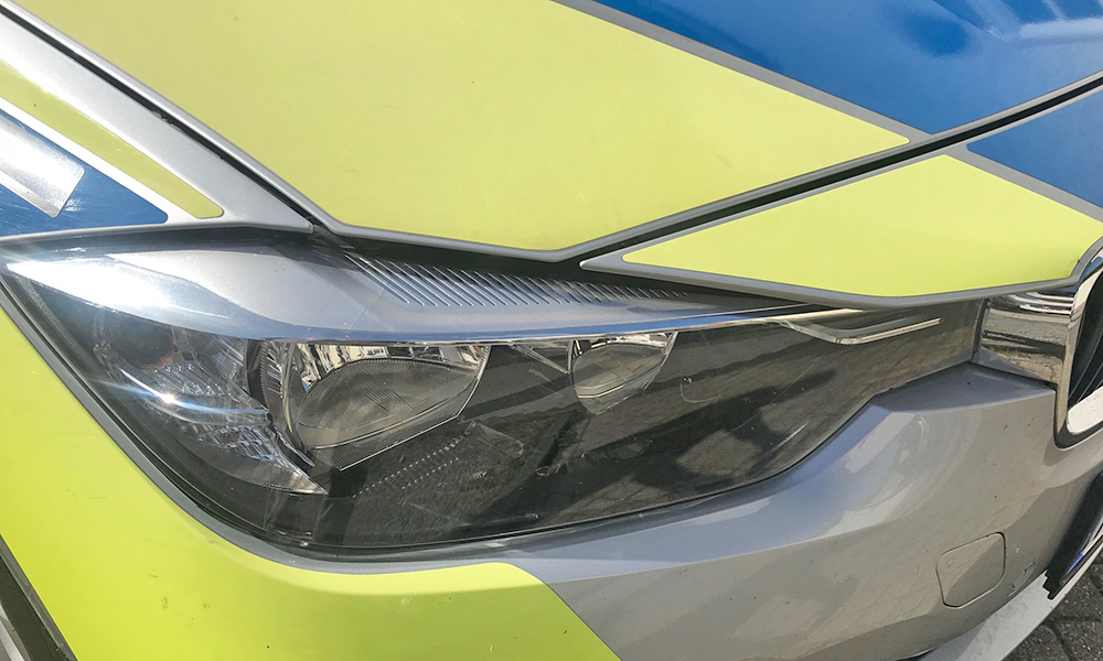Schülerin auf Zebrastreifen angefahren – Polizei sucht Pkw-Fahrer