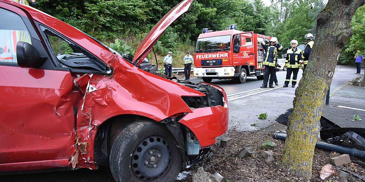 Pkw-Fahrerin aus Balve bei Unfall schwer verletzt