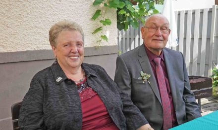 Martin und Irmgard König-Fabry feiern Goldene Hochzeit –  Erzbischof Becker gratuliert