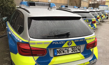 Faustschlag durchs offene Fenster