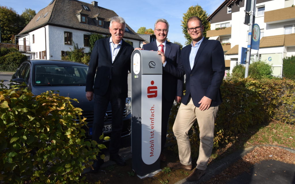 BALVE: Erste öffentliche E-Ladestation in Betrieb – Stadt kauft sich Elektro-Auto