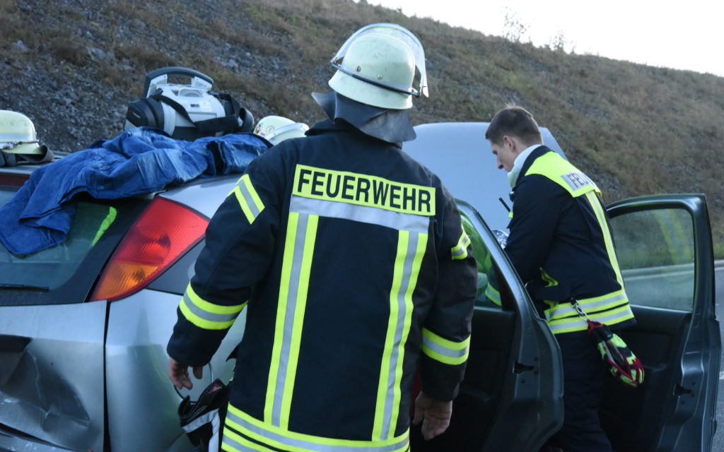 FOTOGALERIE UNFALL GARBECK: Immer wenn sie gebraucht werden, sind sie da – auch heute: Balver Feuerwehr