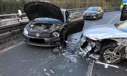 Pkw-Fahrer aus Menden ist für Crash im Hönnetal verantwortlich
