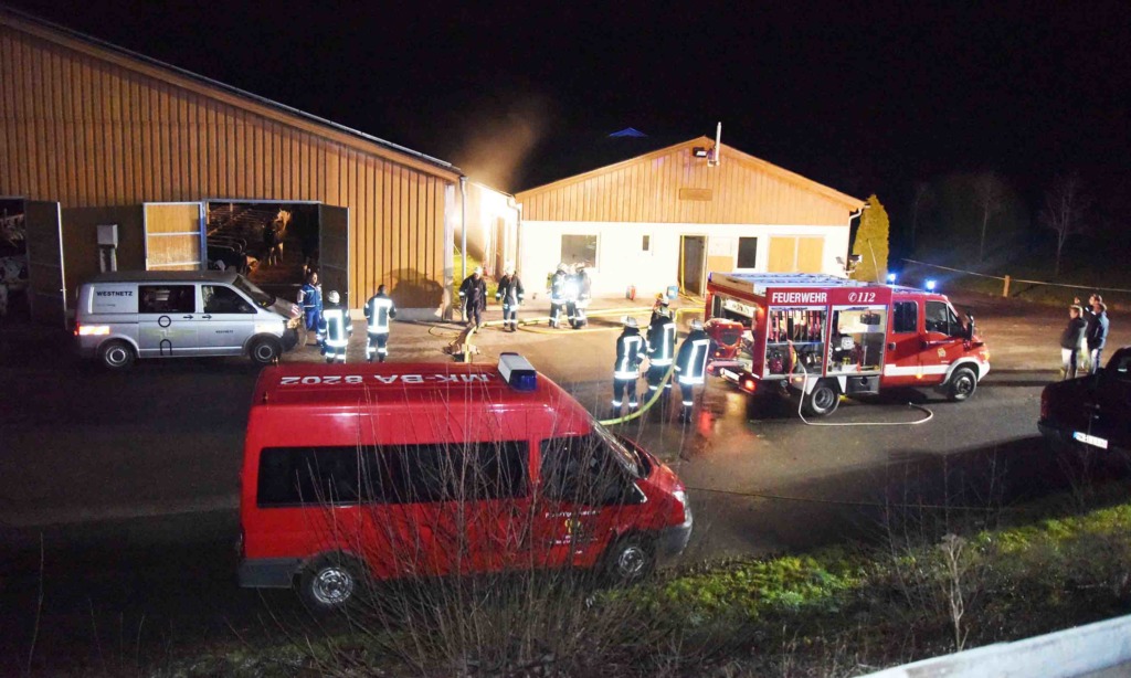 Bilder vom intensiven Einsatz der Feuerwehr auf dem „Kesberg“