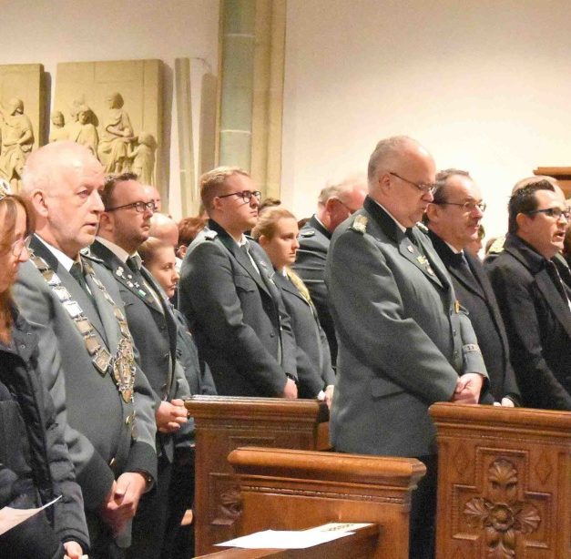 Leonard Cohen „unterstützt“ Jahresabschluss-Gottesdienst der Schützen