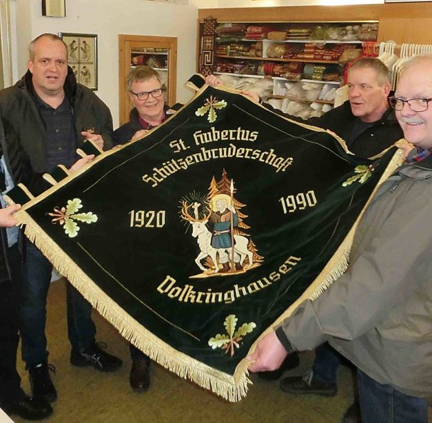 St.-Hubertus-Schützen holen Fahne in Heimat zurück