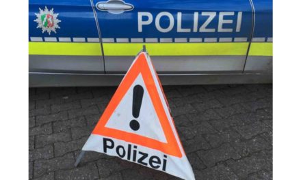 Unfall im Hönnetal: 19-Jähriger schleudert in Leitplanke