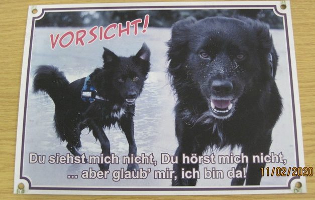 Wem gehören die Schilder?