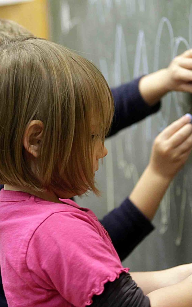 Schulen + KiTas: Kostenübernahme für die Mittagsverpflegung