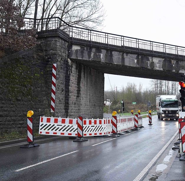 EILMEDUNG: 4-wöchige Baustelle mit Ampeln auf der B 229