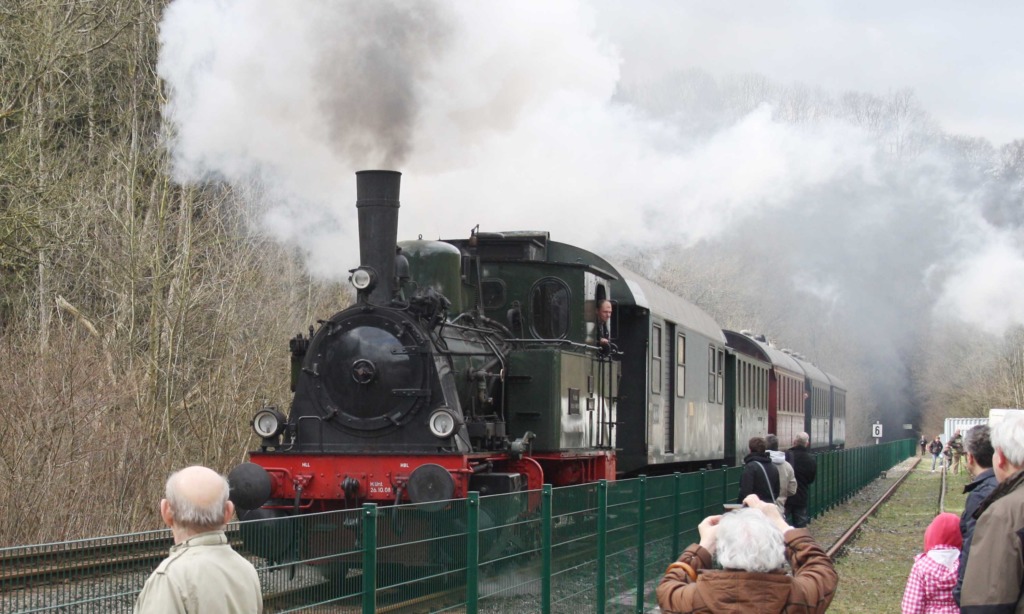 Wenn es um die Hönnetalbahn geht verstehen die Eisenbahnfreunde keinen Spaß