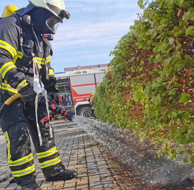 Nach Unkrautvernichtung muss Feuerwehr ausrücken