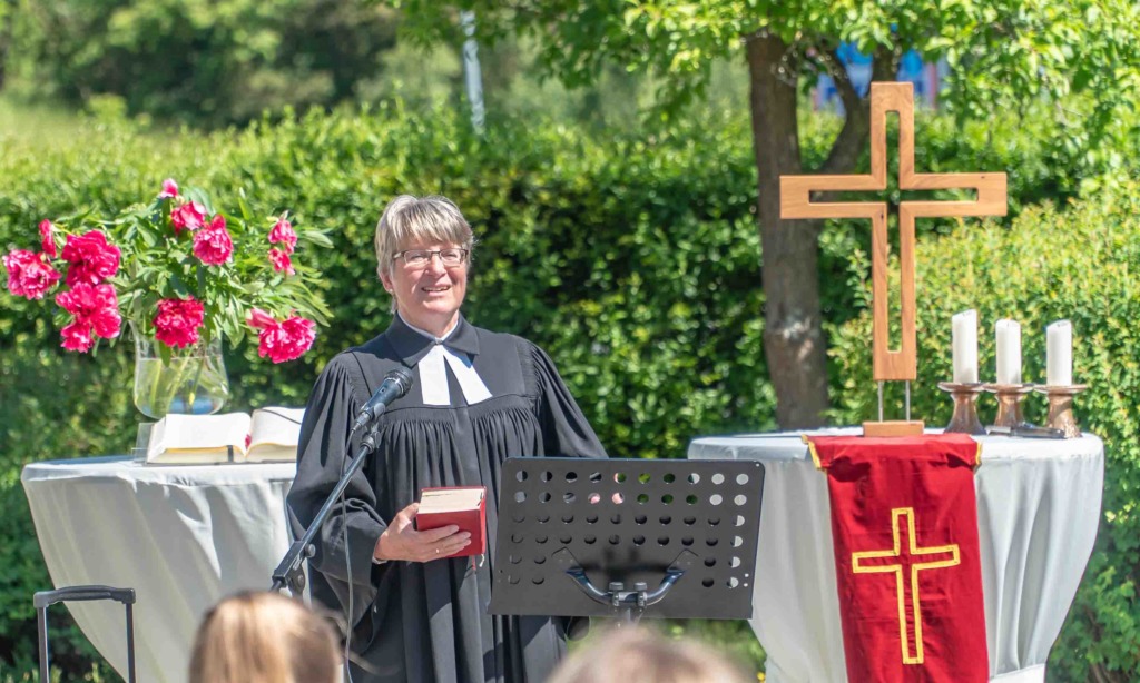 Pfarrer i.R. Quadbeck feiert Goldenes Ordinationsjubiläum in Balve – Anmeldung erforderlich