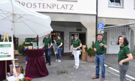Balver Schützen und Hofstaat spenden 3.000 Euro für guten Zweck