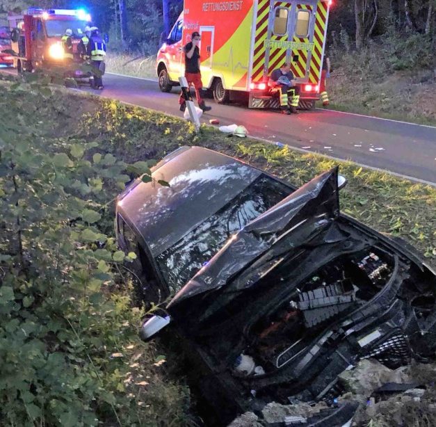 HEUTE ABEND: Zwei junge Männer aus Mellen bei Unfall schwer verletzt – Hubschrauber im Einsatz