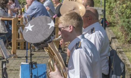Open-Air-Konzert begeistert – Petrus meint es gut mit Musikverein Beckum