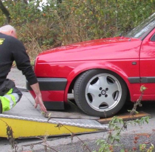 Dreister Pkw-Fahrer kommt ohne Führerschein zum Tuner-Treffen