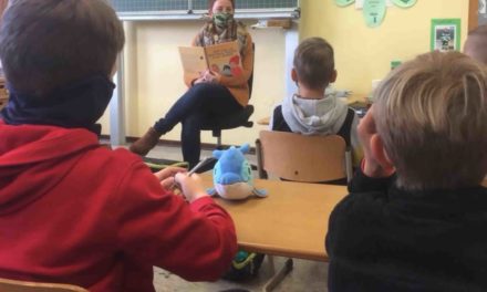 Vorlesetag 2020 in Grundschule Garbeck: Lehrerinnen lesen den Kindern spannende Geschichten vor