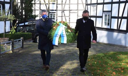 Volkstrauertag: Bürgermeister gedenkt der Kriegsopfer und lobt Solidarität der Balver während der Corona-Pandemie