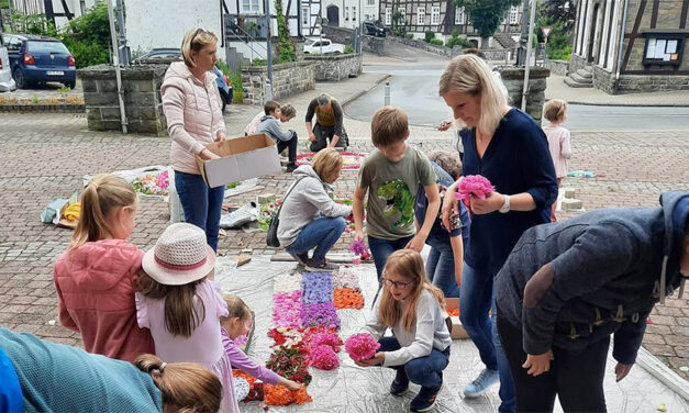 Blumenteppich für die Prozession