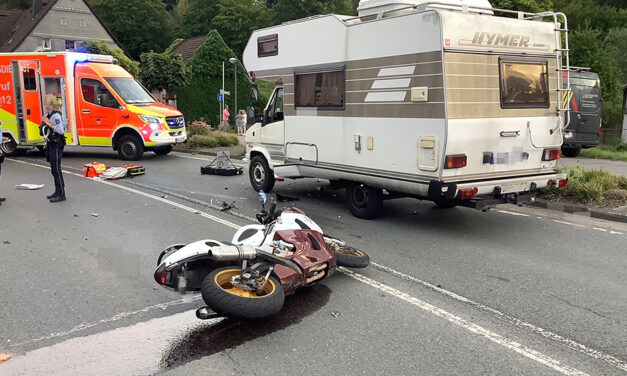 Kradfahrer mit Rettungshubschrauber ausgeflogen