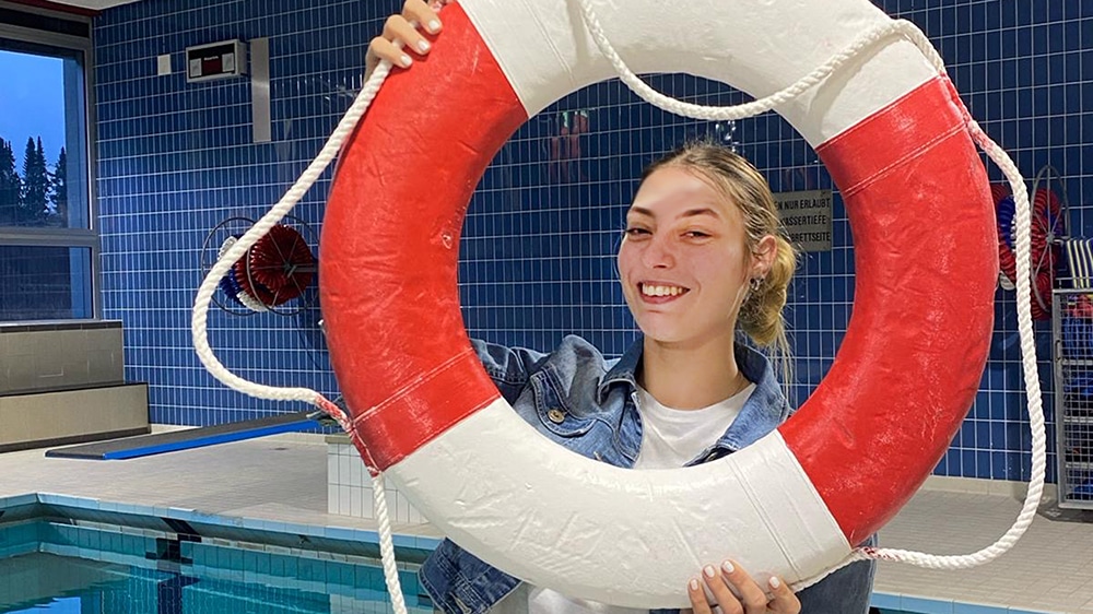Lara Finger will möglichst vielen Menschen das Schwimmen lehren