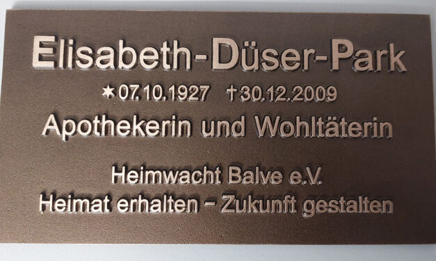 Bronzetafel wird im „Elisabeth-Düser-Park“ enthüllt