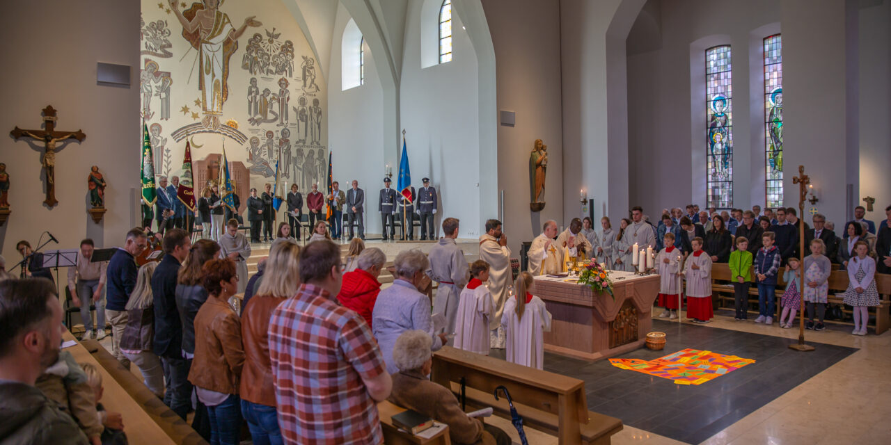 Garbeck feiert Eröffnung ihrer Kirche mit einem großen Fest