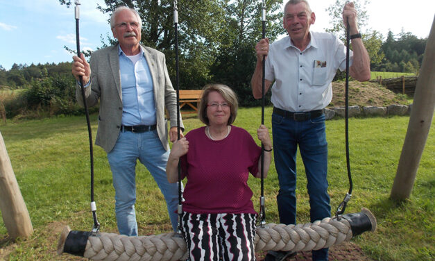 Spielplatz aus 72-Stunden-Aktion übergeben