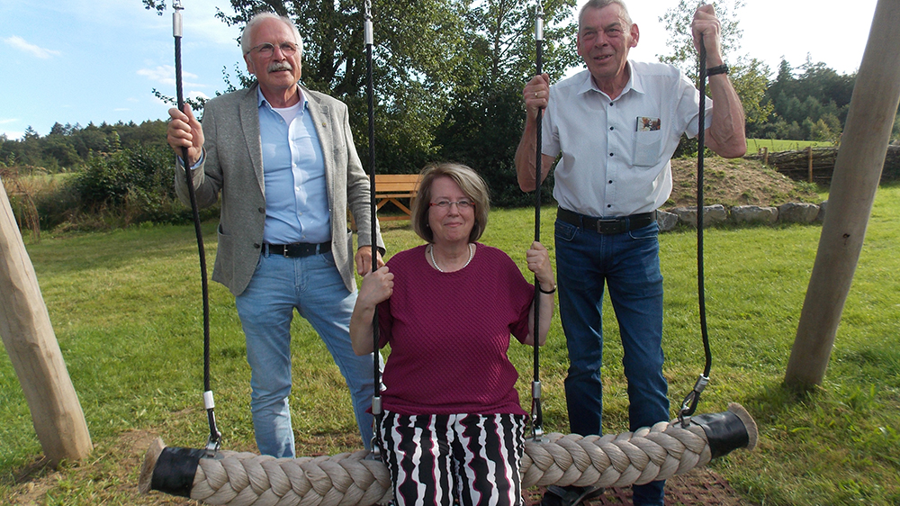 Spielplatz aus 72-Stunden-Aktion übergeben