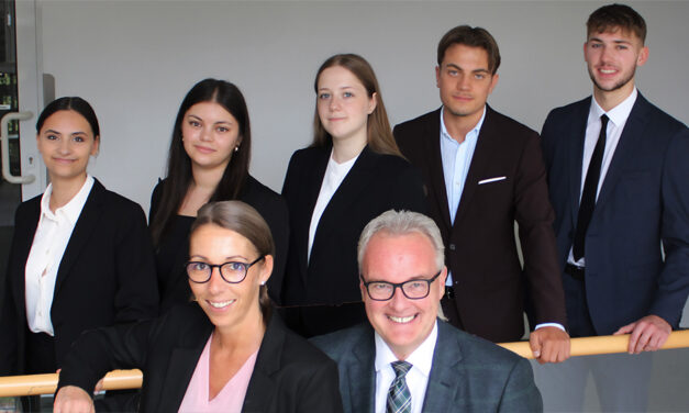Fünf neue Auszubildende bei der Sparkasse