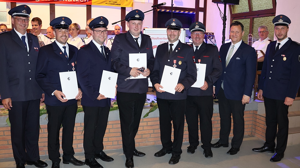 Ehrungen für langgediente Feuerwehrmänner